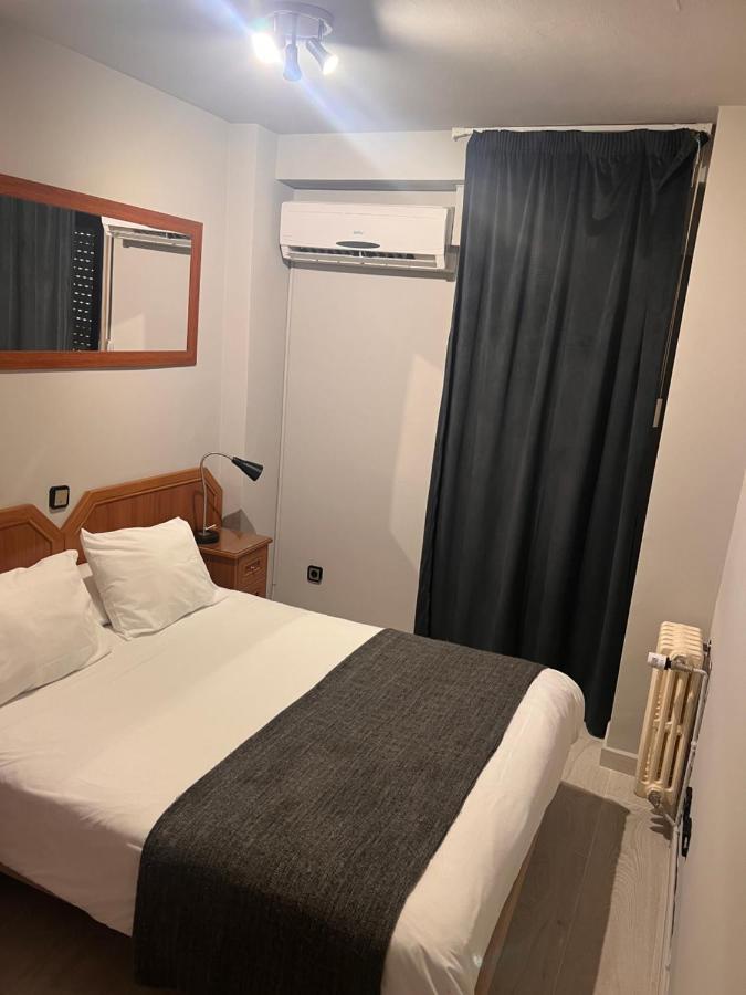 Hostal Arenal Saragosse Extérieur photo